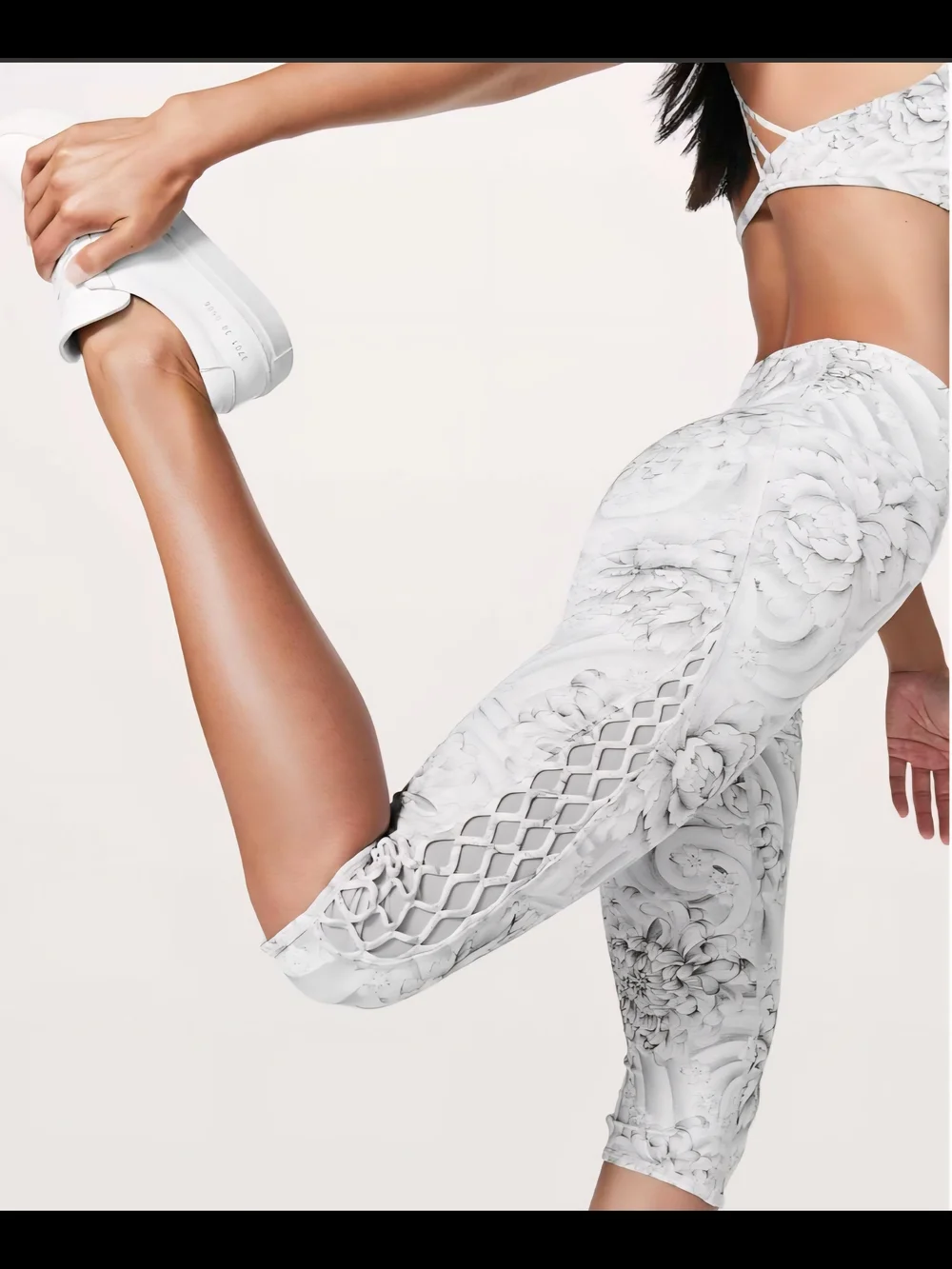 lululemon athletica Love Knot Crop 15